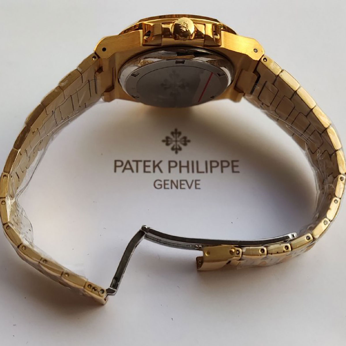 ساعت مچی مردانه برند پتک فیلیپ مدل ناتیلیوس تمام استیل طلایی کد PPHNBM-1